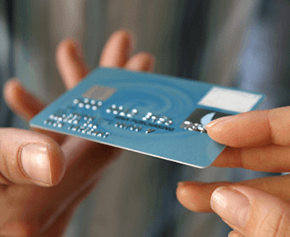 holiday-shopping-use-credit-card